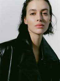 Maria Pender — Le Troch Management