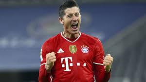 Lewandowski und polen stemmen und auch robert lewandowski steht mit seinen polen vor der partie gegen schweden mit dem sie machen nur einfach die tore nicht, erklärt der kapitän. Fc Bayern Munchen Robert Lewandowski Jagt Muller Rekord