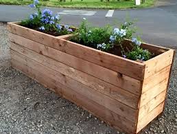 1001 Tutoriels Et Idees Pour Fabriquer Une Jardiniere En Palette Jardiniere Palette Jardiniere En Bois Jardin En Hauteur