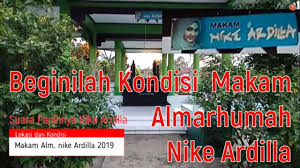 Dia juga sempat merekam 1 album & beberapa single dengan memakai nama nike astrina. Nike Ardilla Beginilah Kondisi Terkini Makam Almarhumah Nike Ardilla Youtube