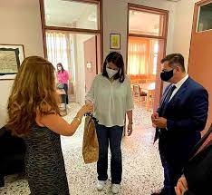 Μεγάλη η κινητικότητα στην αγορά εργασίας. Ti Omorfh Poy Eiste Kyria To Komplimento Poy Arese Sthn Keramews Sto Nayplio Anagnostis Org