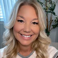 Who can plan a 15 quince party?