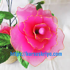 Mudah kan cara membuat bunga sakura dari kain flanel? Cara Membuat Kelopak Bunga Stocking Kursus Kriya