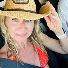 🎉💖 Happy Birthday to our fabulous instructor Melinda! 💪🎂 @melindathoms  Your positivity, strength, and smile make every class better! We're so  lucky to have your energy and heart