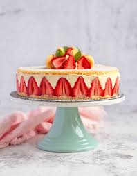 This Classic French Fraisier Cake Recipe Makes The Most Delicious Summer Cake Ever Perfect For A Fancy Tea In 2020 Summer Cakes Tea Party Cake Strawberry Layer Cakes