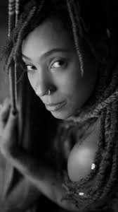 Livro 'Querem nos calar' reúne poemas de 15 mulheres slammers