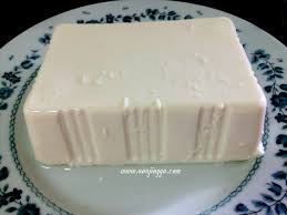 Tofu adalah makanan sangat lembut yang mudah hancur di mulut. Sup Tauhu Lembut Dengan Cendawan Enoki