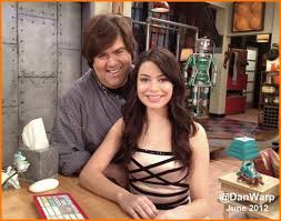 Последние твиты от exposing dan schneider (@exposingdanwarp). Miranda Cosgrove Wraps Filming On Nickelodeon S Icarly Dan Schneider Miranda Cosgrove Icarly Episodes