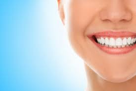 Weekend Whitening Tips for a Bright Grin