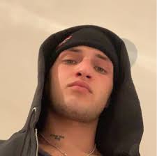 Anwar Hadid issues clarification after being called an 'anti-vaxxer'