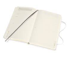 A set of 2 wedding vow books that are professionally pressed with gold on grey cahier moleskine pocket notebook. Moleskine Bryllups Journal 400 Sider Lush Dive As