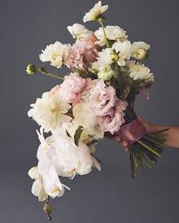 There's a style of diy wedding centerpiece for every wedding. Affordable Wedding Flowers That Look Expensive David S Bridal Blog