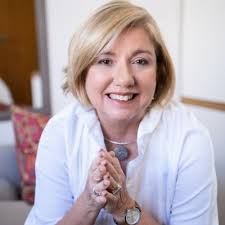 Estamos muito felizes em comunicar que a Sandra Ralston fará parte do time  da EREA Advisory, atuando em conjunto com a equipe de investimentos e  desmobilização de ativos que hoje já conta