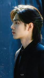 肖战[超话]# My brother has a model face, I quite like his long hair style, a  handsome Hong Kong style guy, always take