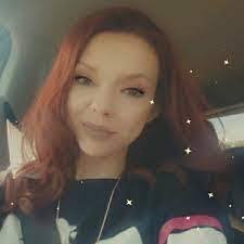 Amber Menke's Instagram, Twitter & Facebook