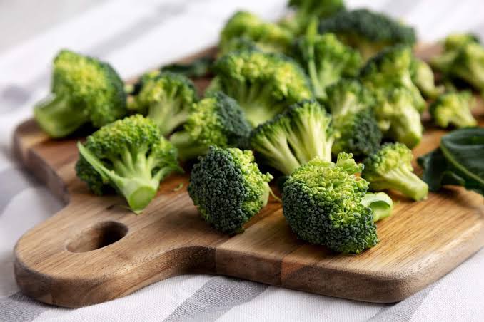 Broccoli: Weight Loss, Nutrition Facts, Health Benefits & Calories