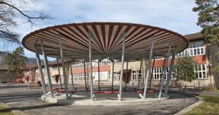 pavillon fur pausenplatz schulhaus entlisberg in zurich stahlbau mit kupferblech dach und zweifarbiger holz untersicht guignard pavillon stahlbau pavillion