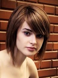 A huge number of celebrities opt for side. Straight Short Bob Hairstyles With Side Bangs For Round Faces And Round Face Haircuts Short Hair Styles For Round Faces Hairstyles For Round Faces