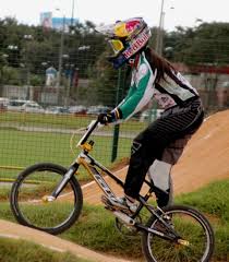 La estrategia internacional es entrar con líneas de bicicletas de bmx para luego complementar con las de ruta y. Mariana Pajon Gw Shimano Pro Se Mantiene Lider En El Ranking Uci Bmx Gustavo Adolfo Calume Pineda