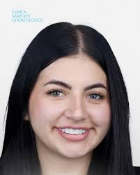 ✨ De México a Medellín por su sonrisa ✨ Aunque Isabel es de la costa  Colombiana y reside en México, eligió transformar su sonrisa en Medellín  con Sanadent 💙 ¿Por qué? Confianza,