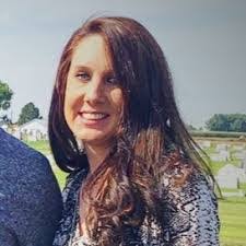 Deborah Troxel's Instagram, Twitter & Facebook