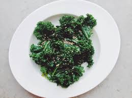 Kale Vapeur A L Huile D Olive Et Graines De Sesame Grillees Cuisiner Le Chou Kale Cuisiner Le Chou Comment Cuisiner