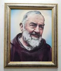 Padre Pio En Marco Plata Y Oro 30 X 25 Cms