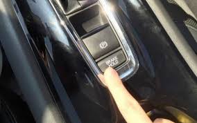 Bu filmi aşağıdaki seçenekleri işaretleyerek kategorize edebilirsin. Jangan Aktifkan Parking Brake Saat Berhenti Di Lampu Merah Berita Sembodo Rent A Car