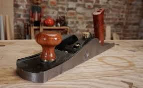 It excels at end grain work, is great for shooting, and also works well for smoothing. Veritas Low Angle Jack Plane The English Woodworker