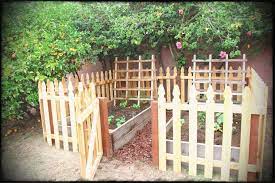 La barrière pour piscine est un élément. 25 Idees De Petite Barriere De Jardin Pour Vous Sentir Bien A L Aise Chez Vous