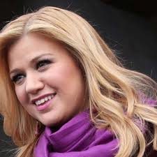 She sang at last by etta james. Kelly Clarkson Ruhrt Bei American Idol Zu Tranen Kultur
