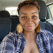 Tina Lincecum's Instagram, Twitter & Facebook