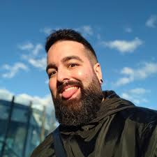 Hello everyone, my name is Matilde and I'm from Portugal. In February, I'm  going to Barcelona in Erasmus with a friend and we're looking for a  2-bedroom apartment. Since we're students, we