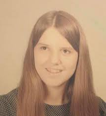 Can anyone clarify the dress description?