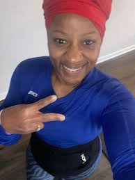 TMT Day 3 Amy and Dirkie Strength 1 🔥💪. Wow what an EMOM leg glute burner  with cardio in between. Love the motivation and the “sayings”