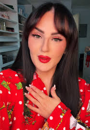 Hilarious Husband-Wife Comedy: Christmas Decorations Mishap