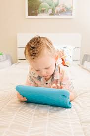 Reinforce comprehension research shows that children who struggle to see, read, or understand printed words learn better when they use audiobooks for learning. Read Aloud Books Online Raising Kids Who Love To Read Friday We Re In Love