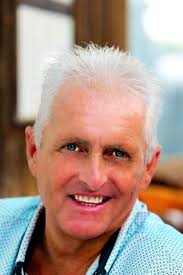 What are some suggestions for improving this pet photography picture?