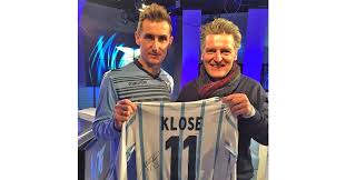 Es lohnt sich also in ein lazio trikot zu investieren und dieser fangemeinde anzugehören. Andenken Miroslav Kloses Letztes Lazio Rom Trikot