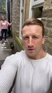 Sam Corlyon's Instagram, Twitter & Facebook