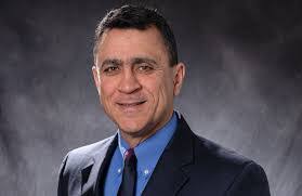 Robert Lytle's Instagram, Twitter & Facebook