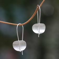Maison D Argent The Modern Minimalist Design Of These Earrings Is By Desi Antari In In 2020 Sterling Silver Drop Earrings Jewelry Inspiration Silver Drop Earrings