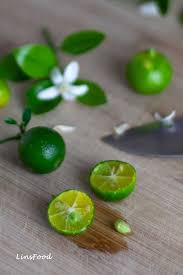 Fill glasses to the top with ice and divide margarita among the glasses. Calamondin Limau Kasturi Aka Calamansi Limes