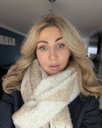 Big hair blow-dry and make up on. The children said take the clips out.. I  was thinking they looked cute🤣