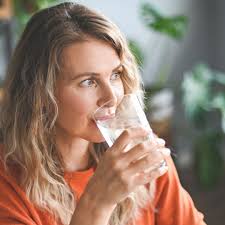 Alcohol and menopause: 5 reasons why it makes symptoms worse