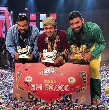 Ramai rakan artis datang bantu peserta gegar vaganza minggu ini. Tahniah Kiut Juara Gegar Lawak 2018 Media Hiburan