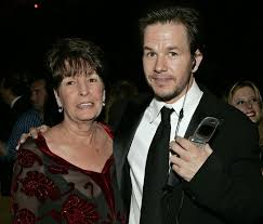 Donnie wahlberg wants to talk some sense into us politicians. M1ymahq0vhtzm
