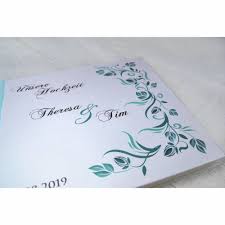 Es gibt eine grosse auswahl an verschiedenen farben und materialien für den umschlag. Personalisiertes Fotoalbum Zur Hochzeit In Weiss