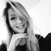 Laura Bourne's Instagram, Twitter & Facebook