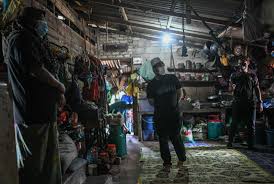 Blok, memblokir, merintangi, menghadang, menghalang, halangan, kayu, memalangi context sentences for balok in english. Kayu Reput In English